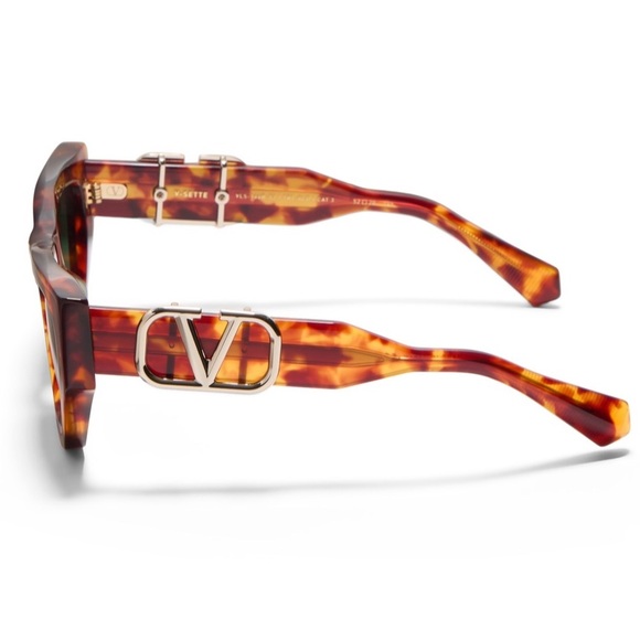Excluded Valentino Sunglasses, New 395 - Picture 2 of 3